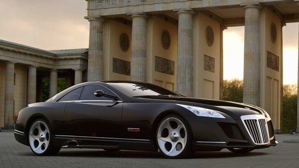 foto colorida de carro maybach exelero