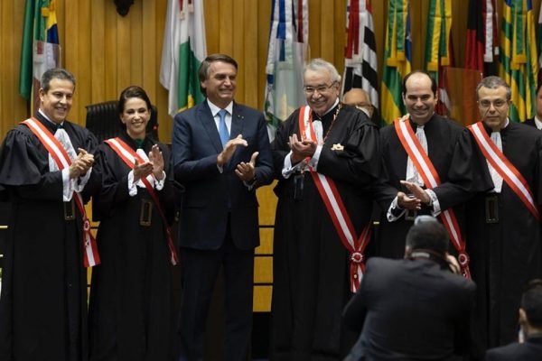 Ministros do TST tomam posse com Jair Bolsonaro