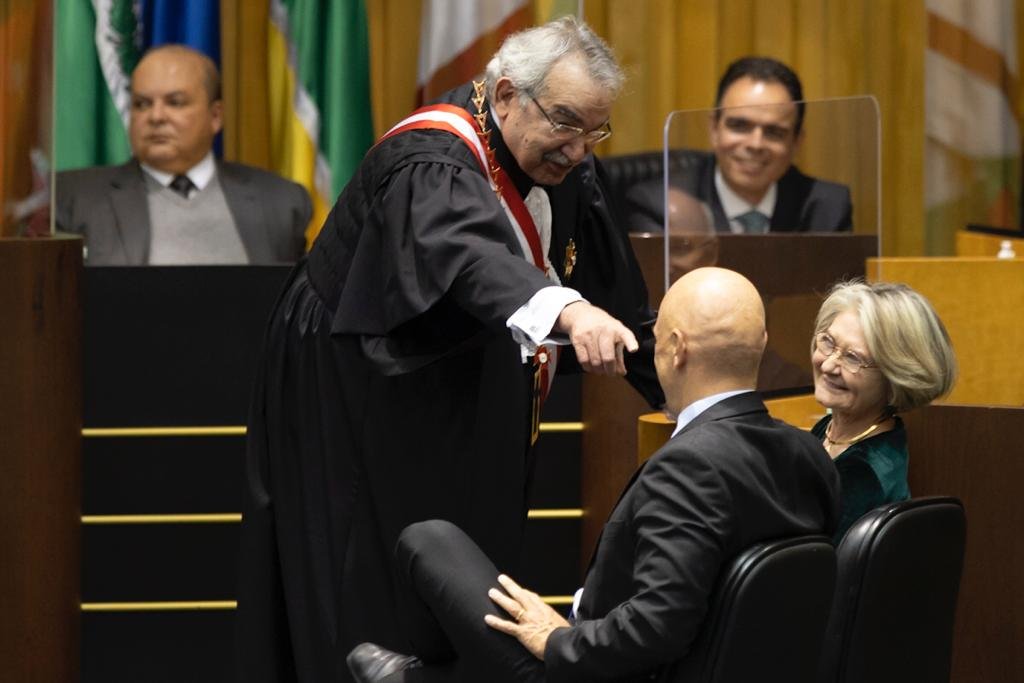 ministro Emmanoel Pereira conversa com Alexandre de Moraes