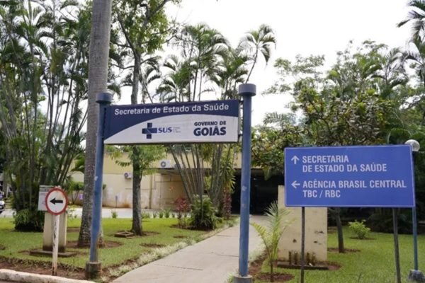 Entrada da Secretaria de Estado da Saúde (SESGO) no Parque Santa Cruz, em Goiânia - Metrópoles
