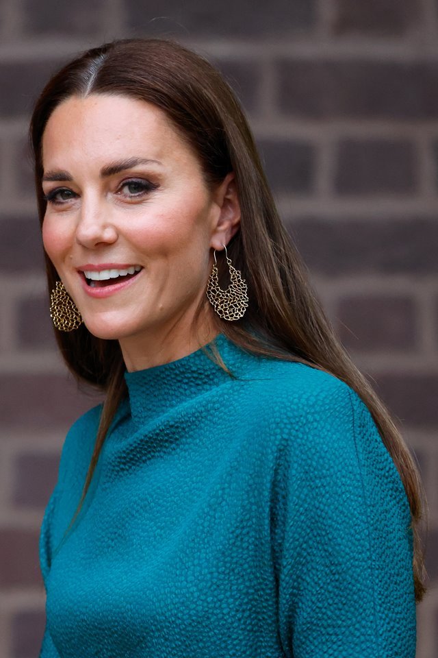 Foto colorida. Kate Middleton sorridente