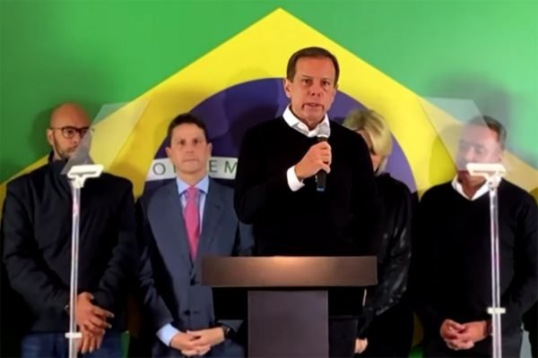 João Doria chora após discurso de desistência da candidatura - Metrópoles