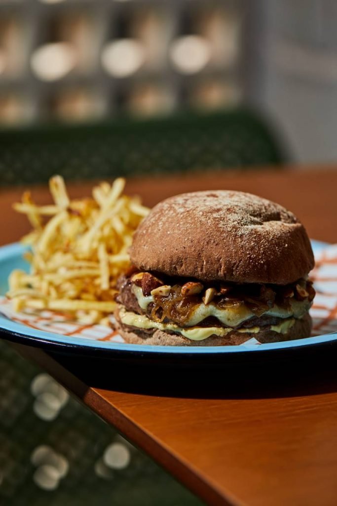 De Paulina Burger