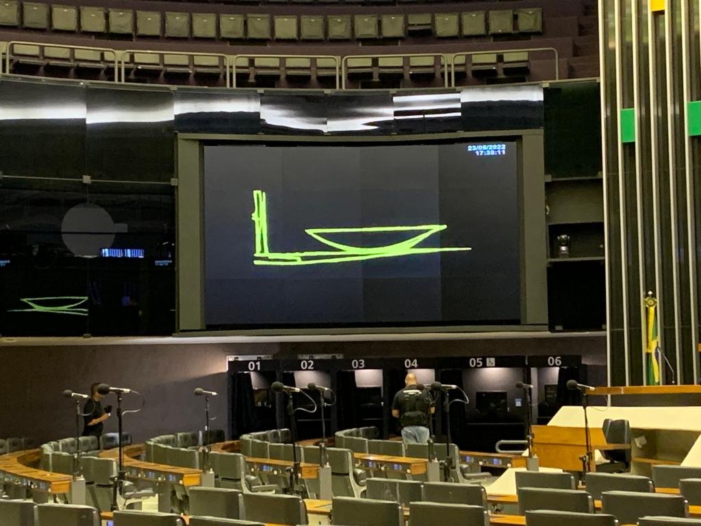 Cabines de votação no plenário da Câmara dos Deputados prontas para a escolha do novo vice-presidente da Casa - Metrópoles