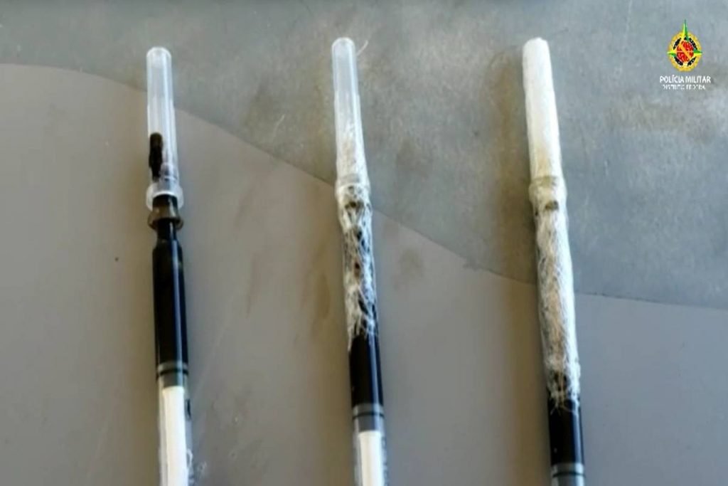 Seringas com óleo de maconha