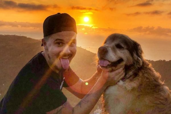 Jesse e cão morreram em acidente nos Estados Unidos