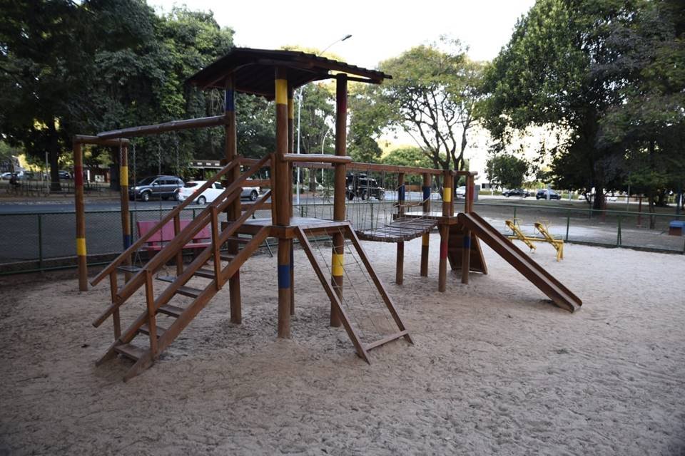 Parquinho onde babá foi atacada em tentativa de sequestro de criança em Brasília - Metrópoles