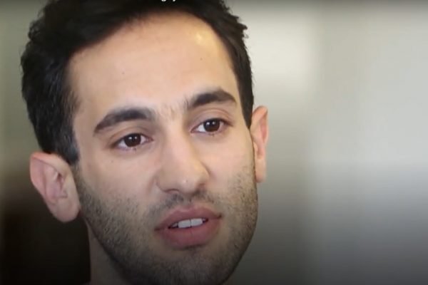 Israelense que passou por processo forçado de "cura gay" - Metrópoles