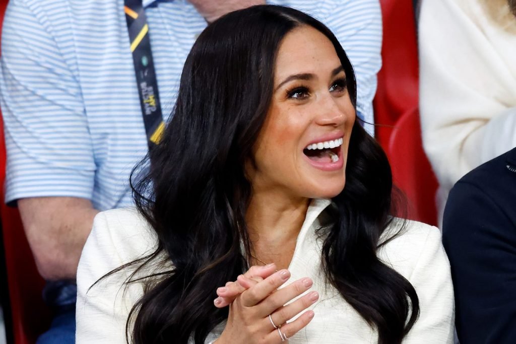 Foto colorida. Meghan Markle