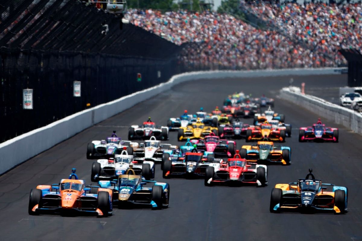 Sueco vence as 500 milhas de Indianápolis; Tony Kanaan chega em 3º Metrópoles
