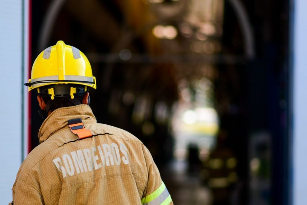 Incêndio atingiu a Feira dos Importados, no SIA