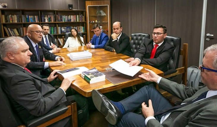 Deputados apontam ao TCU riscos na privatização de estradas no Paraná