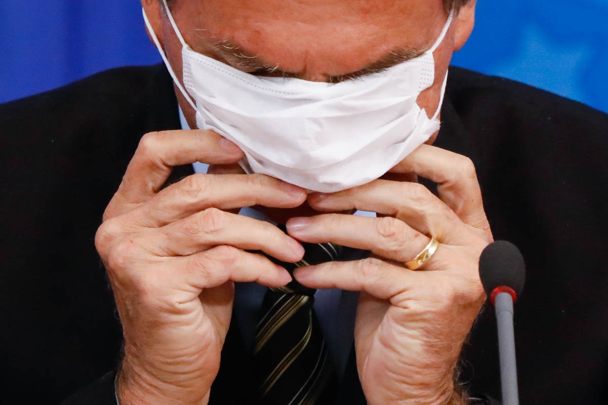 Presidente bolsonaro mascara coronavírus