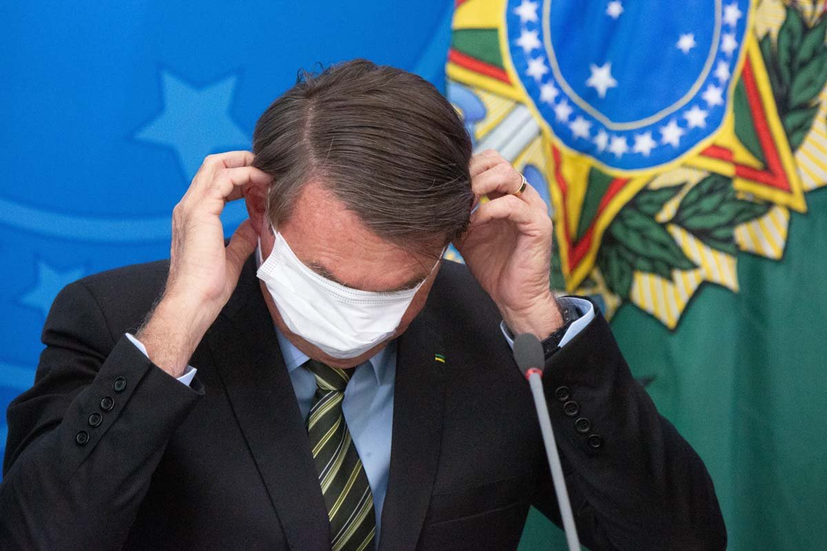 Presidente bolsonaro mascara coronavírus