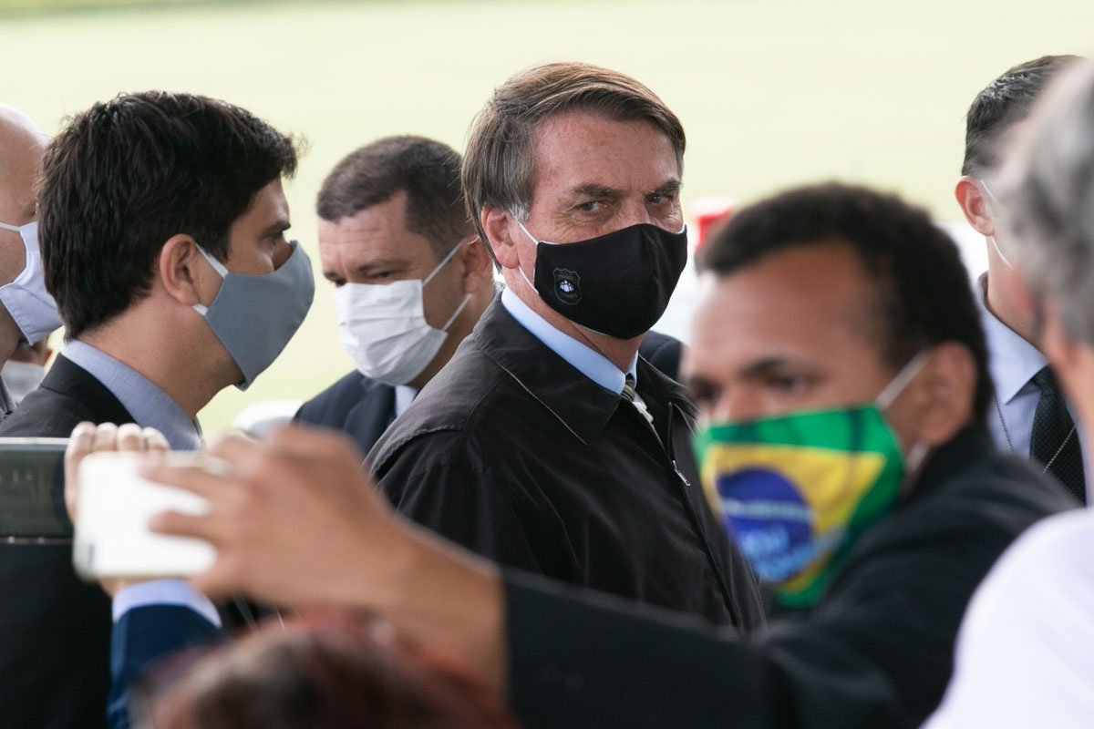 Presidente bolsonaro mascara coronavírus