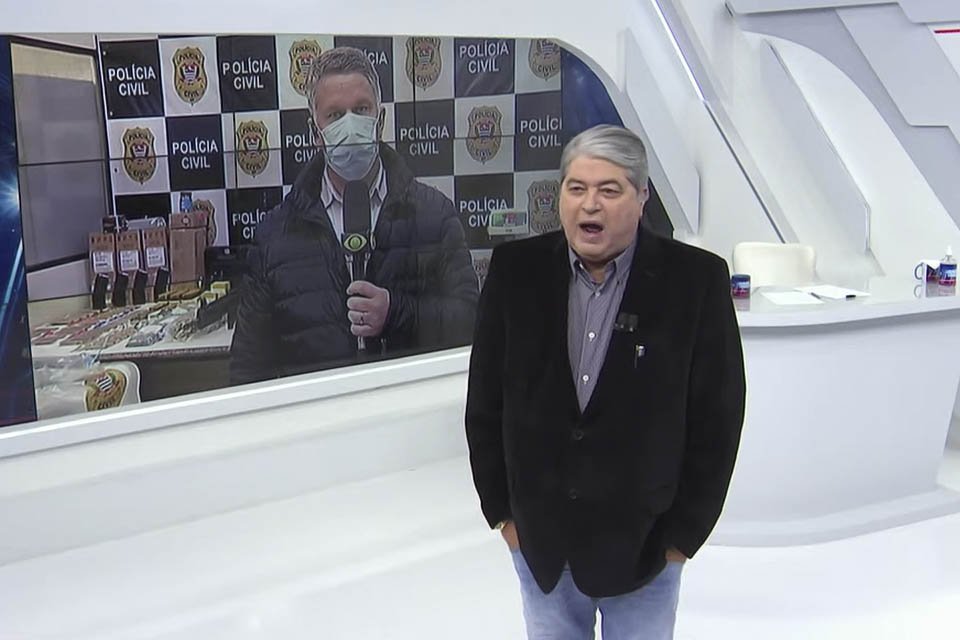 José Luiz Datena repreende o repórter Marcelo Moreira no Brasil Urgente
