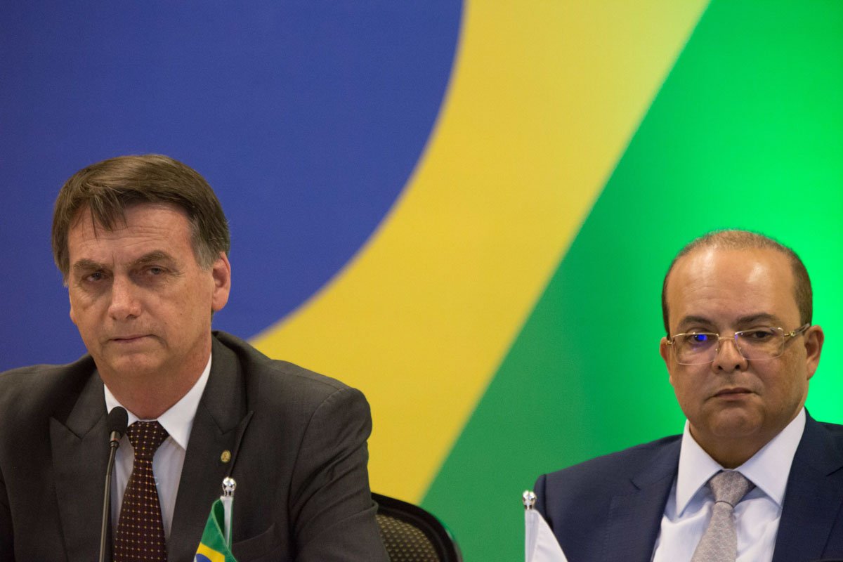 Presidente bolsonaro e governador Ibaneis Rocha durante enento governadores