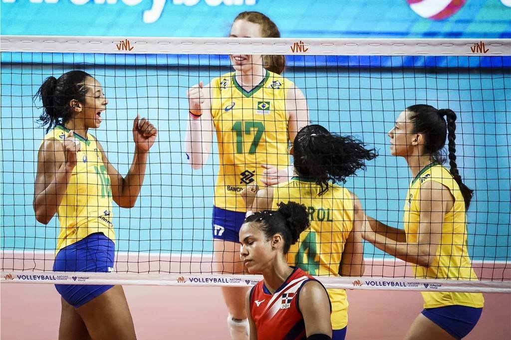 A seleção brasileira feminina de vôlei já sabe quem vai ser o primeira  adversário na fase final da Liga das Nações