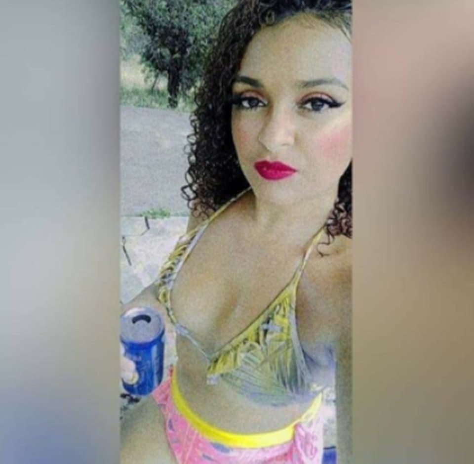 mulher maquiada