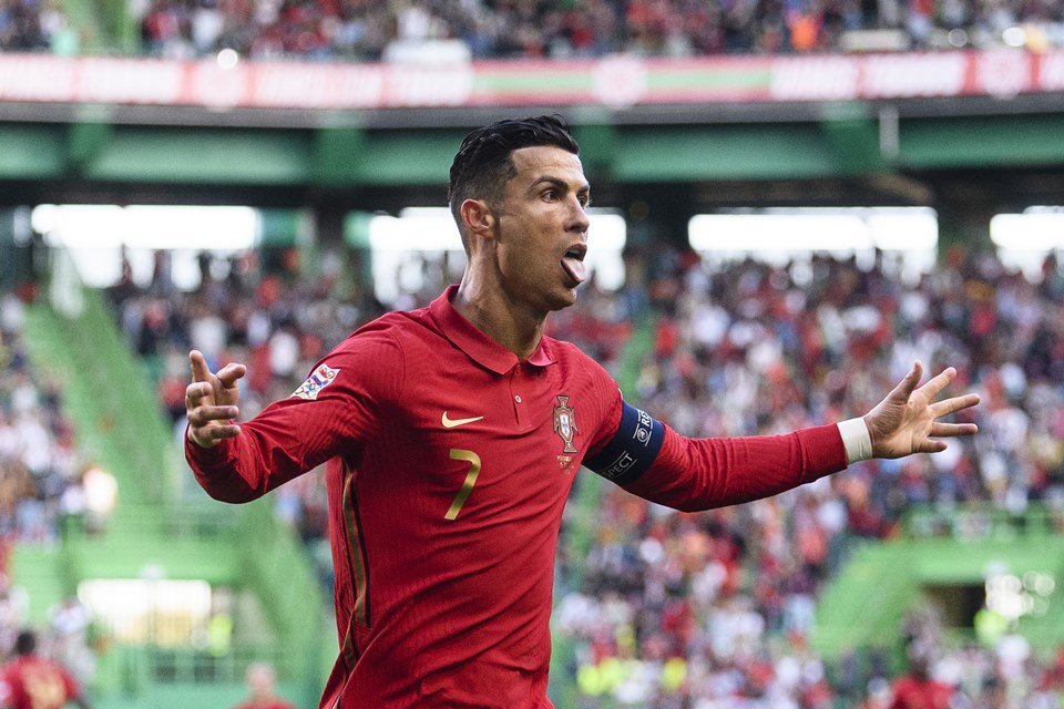 Com show de Cristiano Ronaldo, Portugal e Espanha empatam em 3 a 3