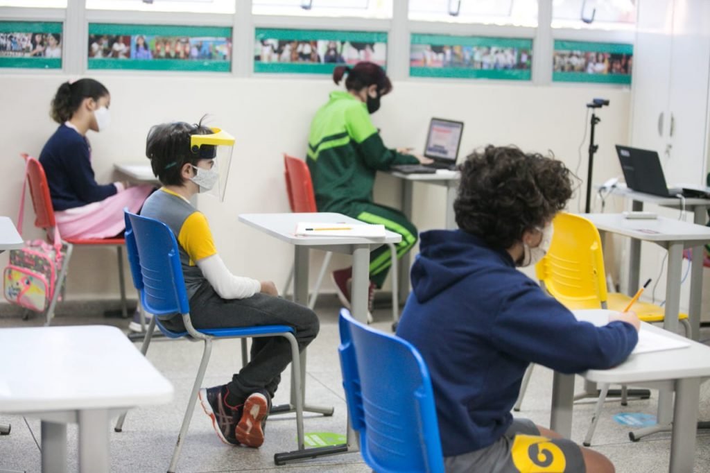 retorno aulas pandemia coronavirus brasília
