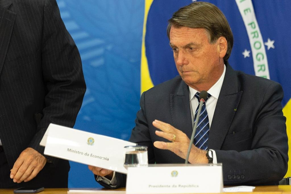 Presidente da República, Jair Bolsonaro durante coletiva sobre combustíveis no palacio planalto