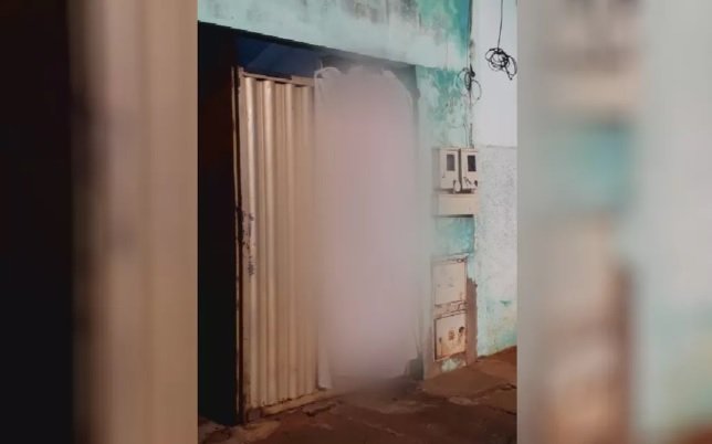 Homem morre preso em portão da casa da ex, em Caçu, Goiás