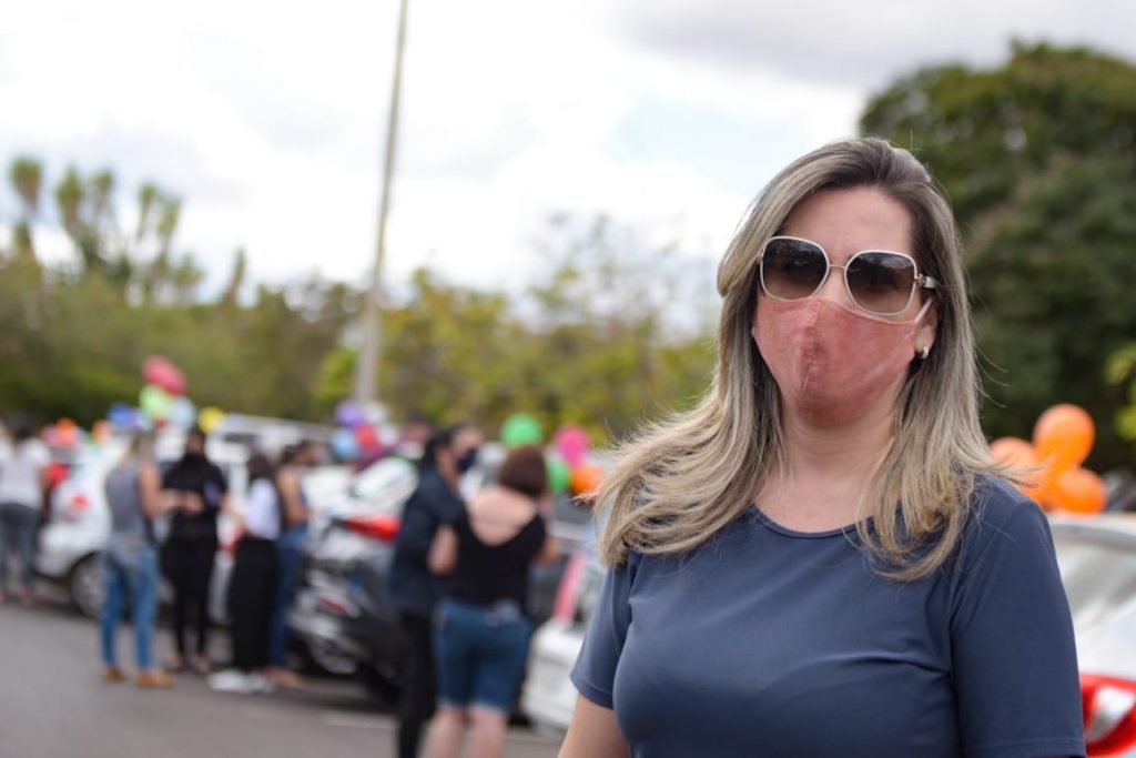 Concentracão da carreata de professores e alunos de escola infantil a favor de volta as aulas presenciais.