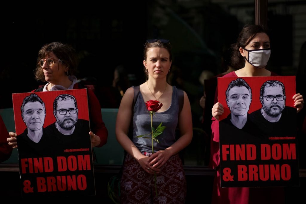 Protesto em Londres pede por Dom Phillips e Bruno Araújo