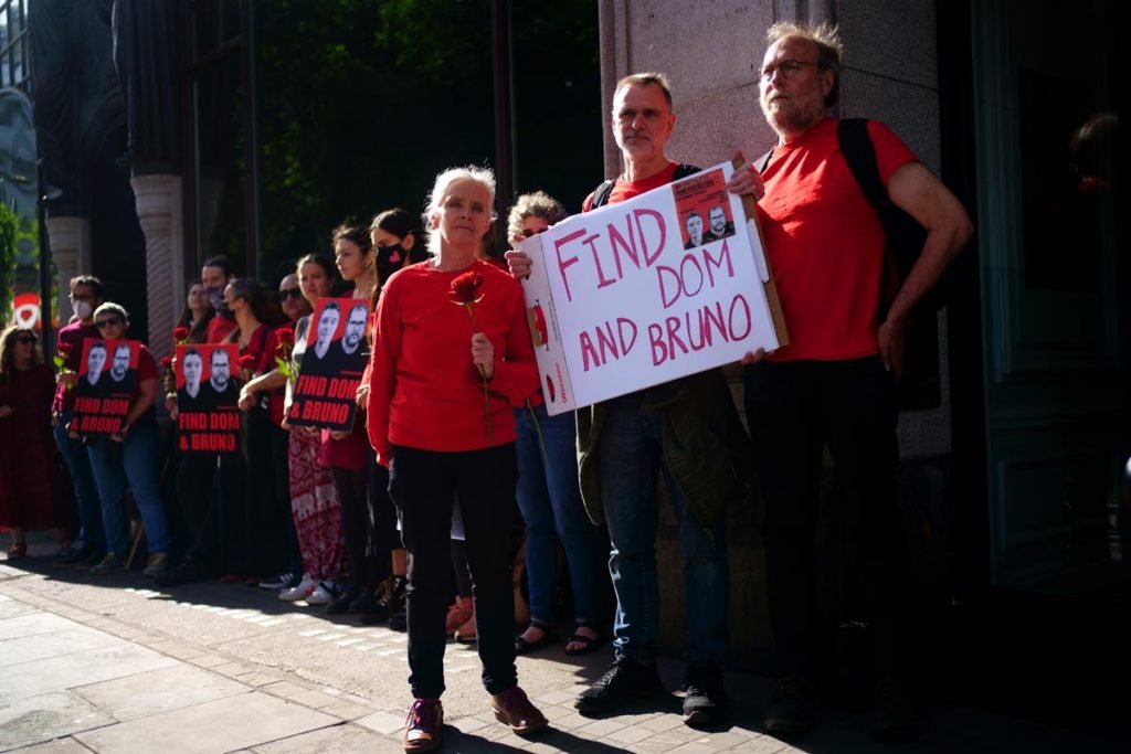 Protesto em Londres pede por Dom Phillips e Bruno Araújo