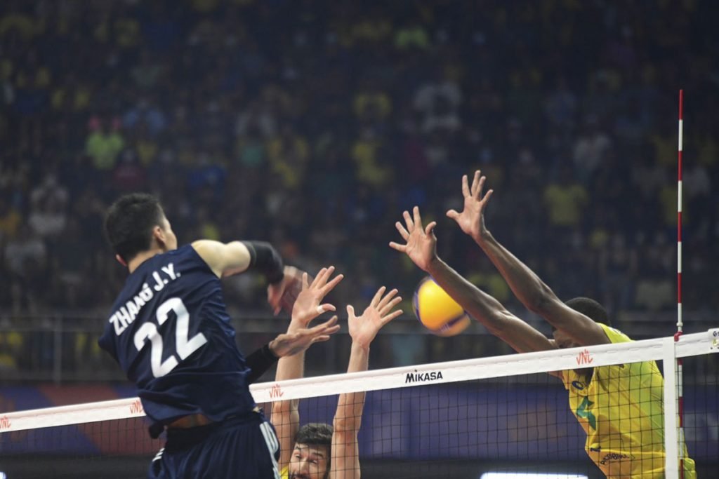 Seleção Brasileira joga pela Liga das Nações de Vôlei Masculina contra a China no ginasio nilson nelson em brasília