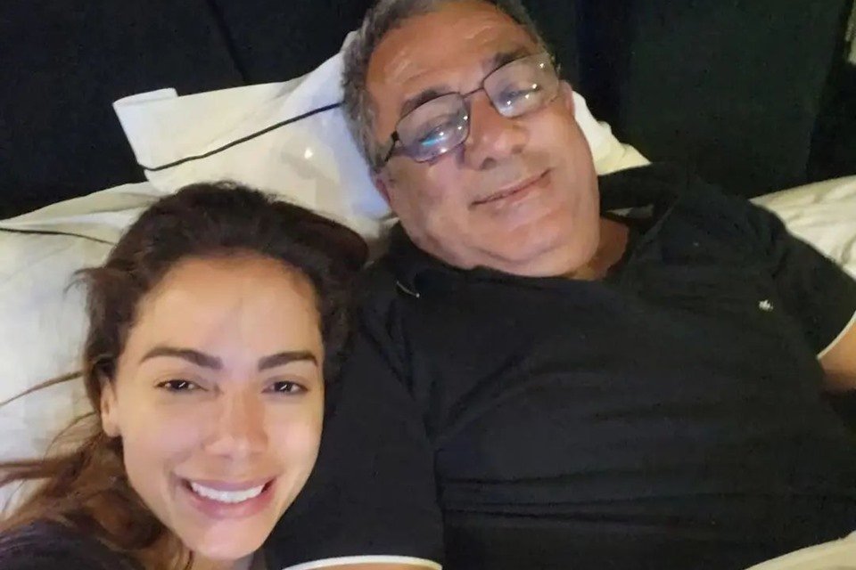 Anitta e seu pai, Mauro Machado