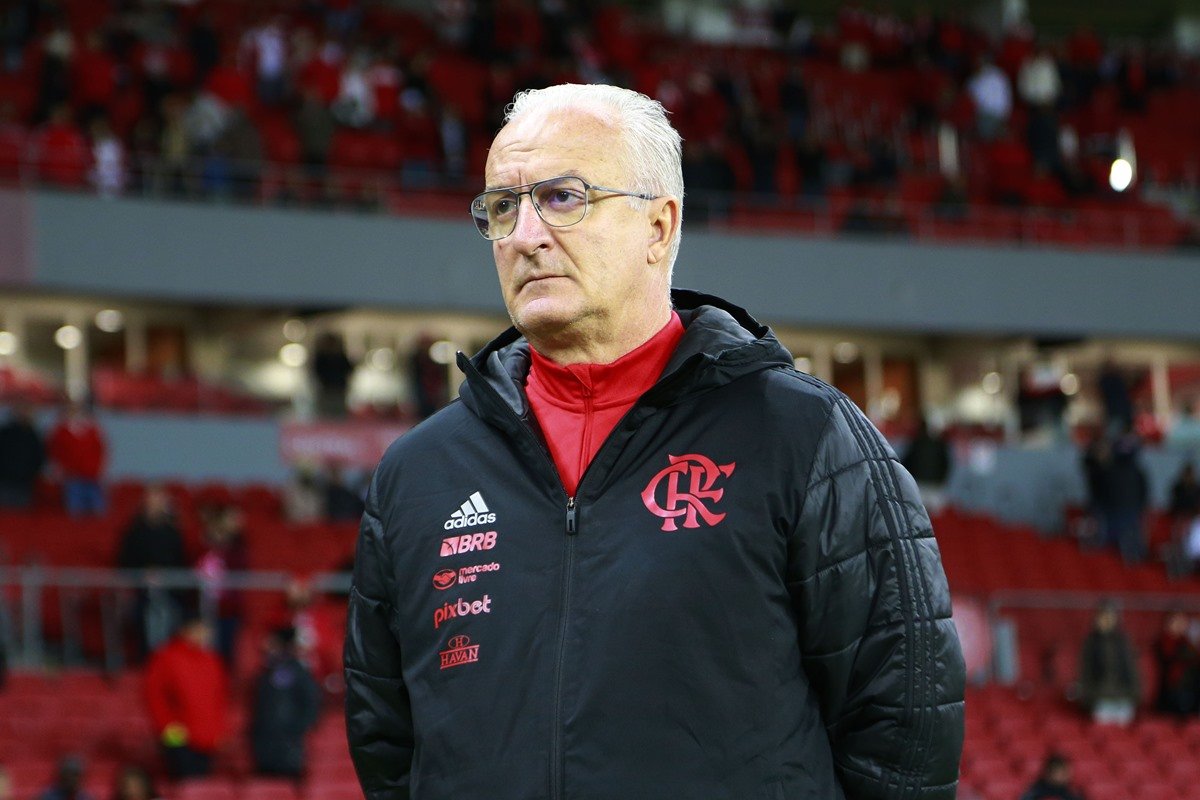 Dorival iguala marca de Jorge Jesus no Flamengo e mira maior série invicta do século