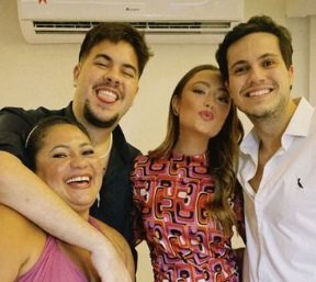 Álvaro está namorando o empresário Victr Vitorino (Reprodução: Instagram)