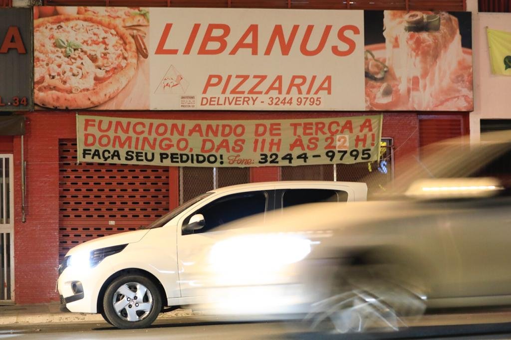 Bares que não abriram no primeiro dia autorizado governo pandemia