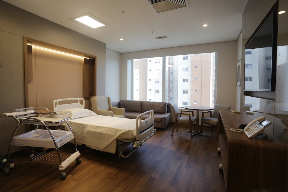 A nova unidade também oferece 11 suítes luxo, que custam R$ 6 mil a diária