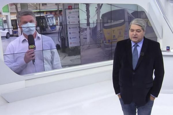 O repórter Marcelo Moreira volta ao Brasil Urgente após se recuperar da Covid-19