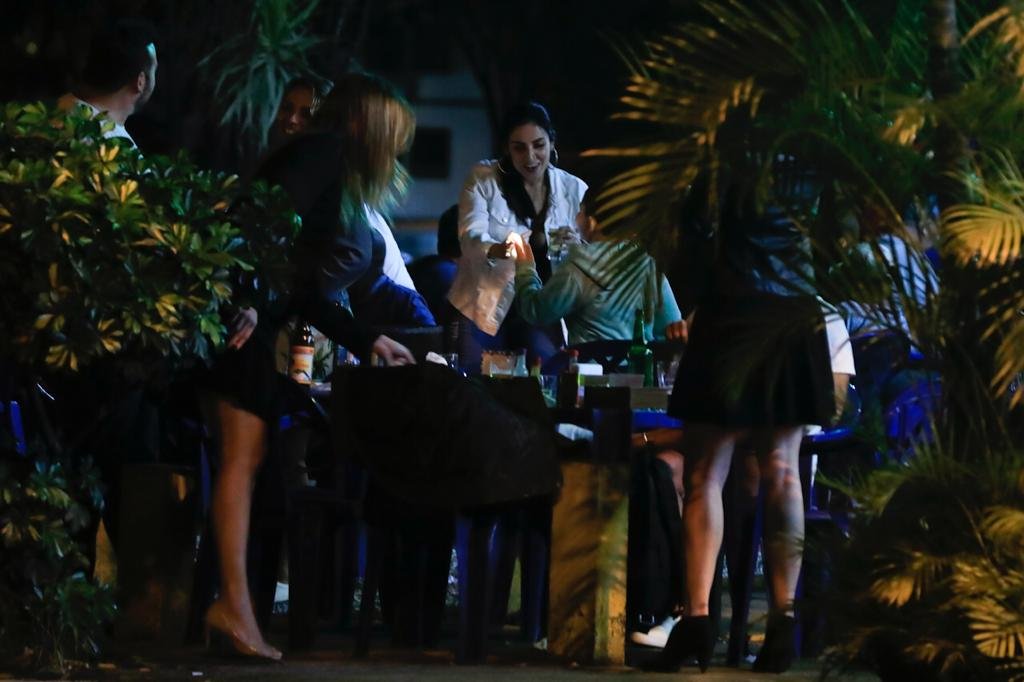 movimento no bar libanus da asa sul do DF nesta sexta-feira