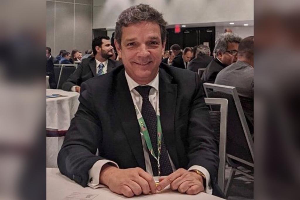 Caio Mario Paes de Andrade, cotado para o comando da Petrobras. Ele tem pele clara, cabelos grisalhos e olhos escuros - Metrópoles