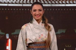 Patrícia Poeta veste quimono japonês no Encontro