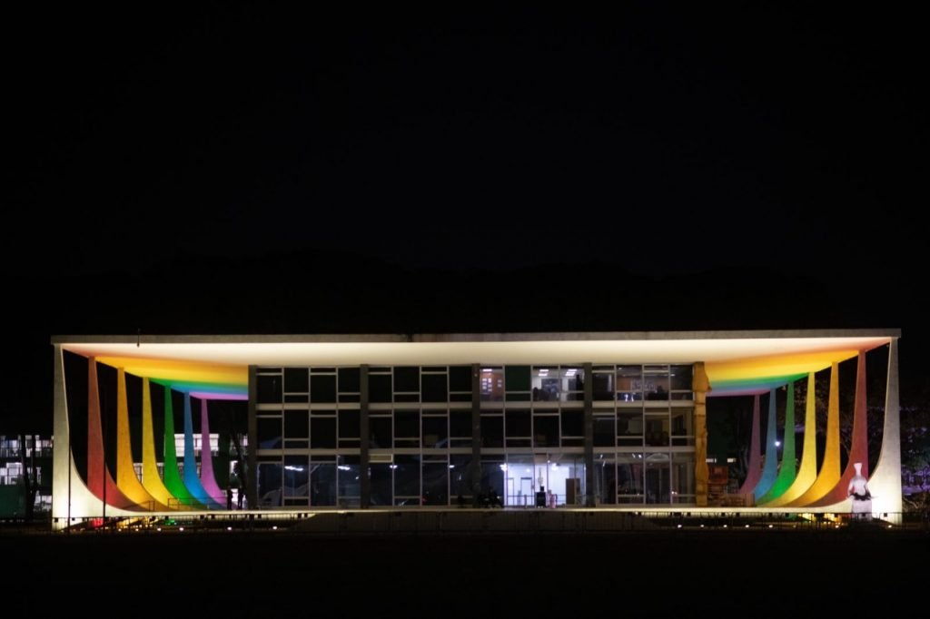 sede stf luzes arco-iris lgbt