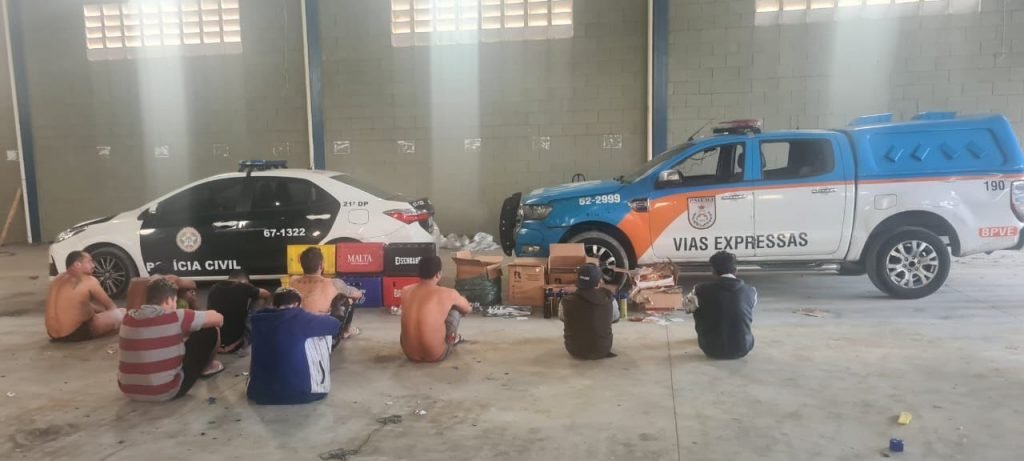 Polícia prende grupo que falsificava cervejas para bailes funks no RJ 2