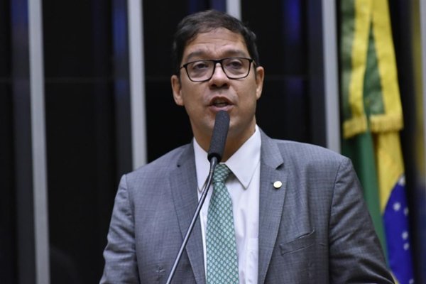 Líder do PL considera um “absurdo” buscas na casa de Bolsonaro
