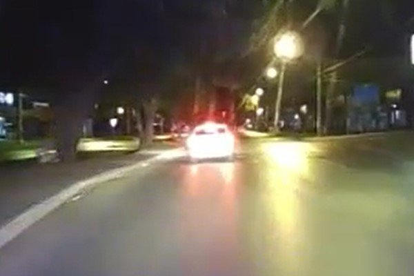 carro em pista