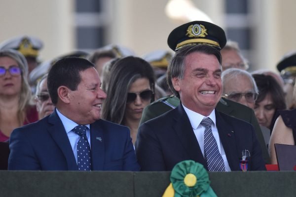 Presidente Jair Bolsonaro durante enentos com militares brasileiro