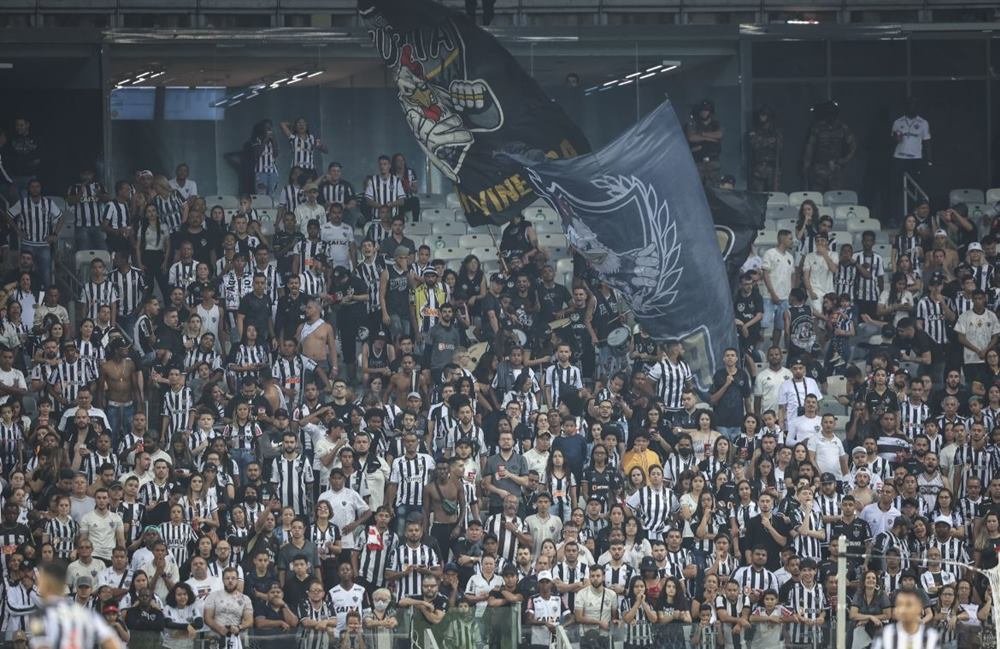 Torcida do Galo divulga 'Disk Balada' para pegar jogadores em festas