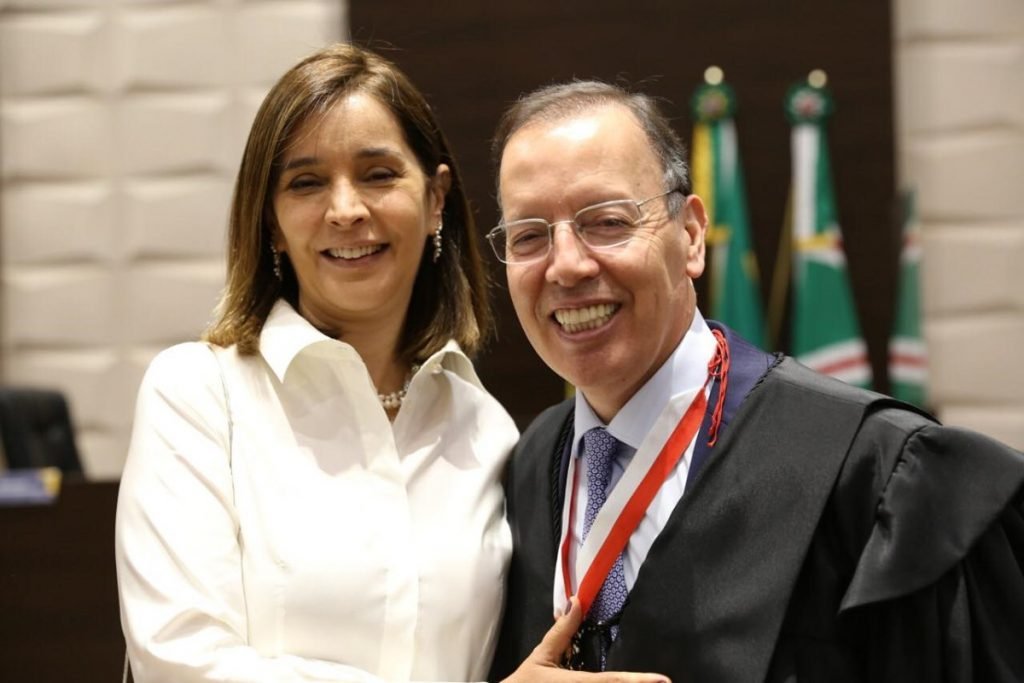 Ana Cristina Ribeiro Peternella França e Carlos Alberto França