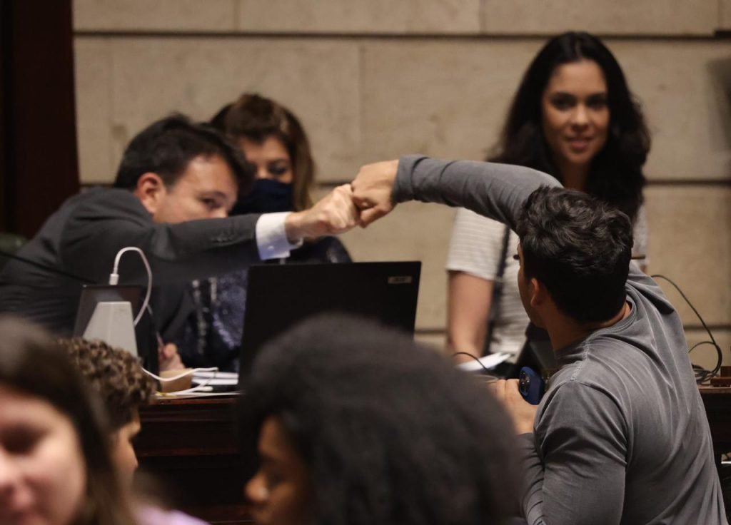 Gabriel Monteiro é visto no plenário da Câmara de Vereadores do Rio após o Conselho de Ética da Câmara 2