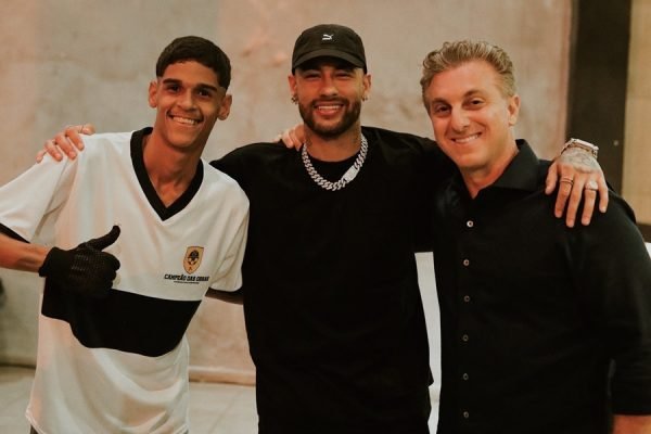 Luva de Pedreiro, Neymar e Luciano Huck (Reprodução: Globo)