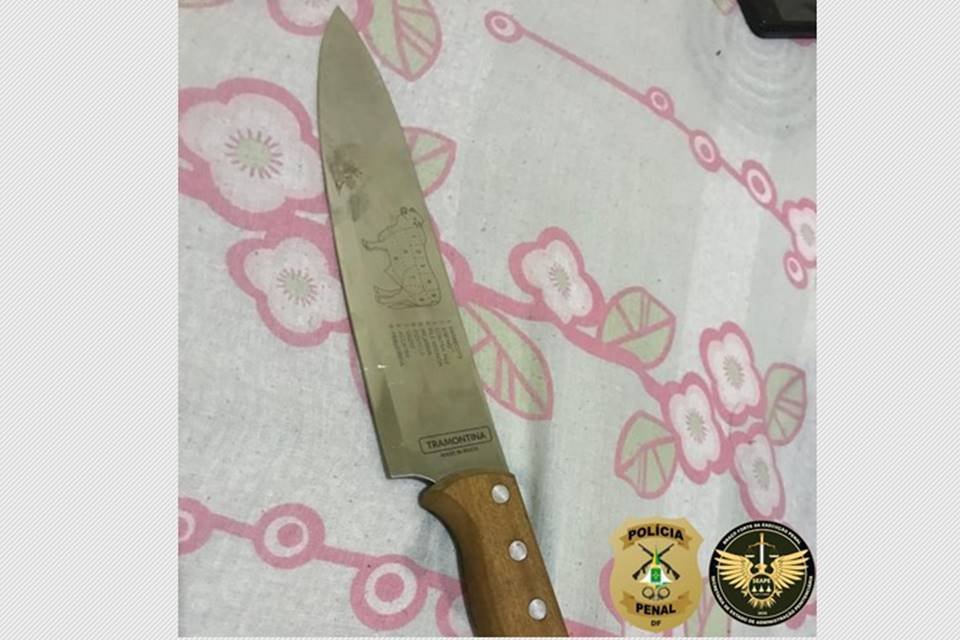 Faca apreendida pela polícia - Metrópoles